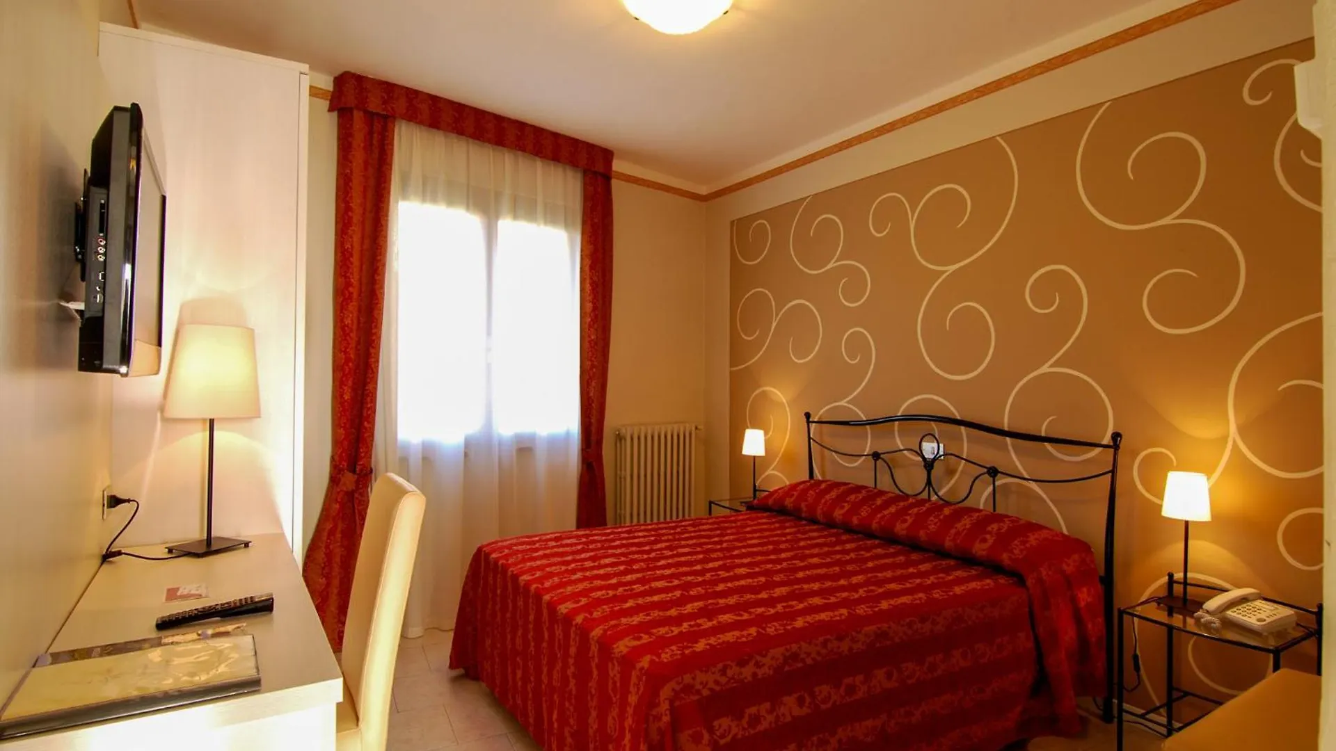 Hotel Eden Salo 3*,