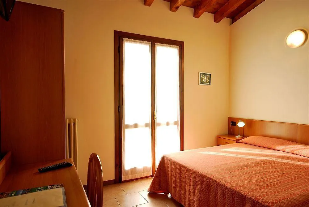 Hotel Eden Salò 3*,